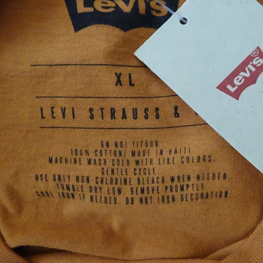 Levi's Long Sleeve T-Shirt Men's Size XL Brown Spell Out Logo